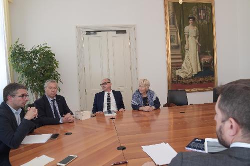 L'assessore FVG ai Corregionali all'estero, Pierpaolo Roberti (da sx), con il presidente di FederEsuli, Antonio Ballarin, e il presidente nazionale dell'associazione Venezia Giulia e Dalmazia, Renzo Codarin